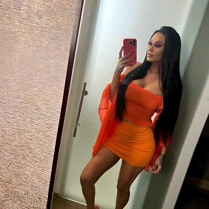 Happy Halloween 🎃 https://t.co/17rm8RDlXi<a href="/tag/lingerie"class="tags"><span>#lingerie</span></a><a href="/tag/thighhighs"class="tags"><span>#thighhighs</span></a>
