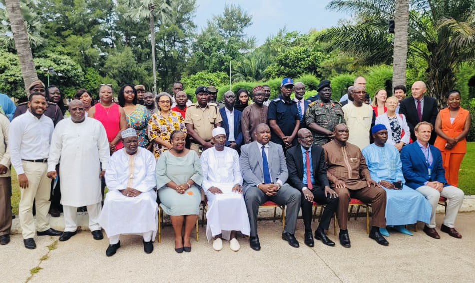 UNDP_TheGambia's tweet photo. Ongoing partners’ consultation session on Security Sector Reforms in The #Gambia organized by @UNGambia to create synergies &amp; align the needs of beneficiaries.  This is part of the process to develop new @UNPeacebuilding SSR project in The Gambia https://t.co/Kq26miA2zt