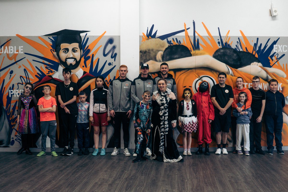 BFCCT_'s tweet photo. Happy Halloween👻🎃
Last week we had @BlackpoolFC players, Jake Beesley, Rich O'Donnell and Mackenzie Chapman visit our #StarsCamp ⭐️
They took part in many different Halloween themed games and activities such as apple dunking and a toilet paper mummy contest.🍎 https://t.co/giNJy5CM7Z