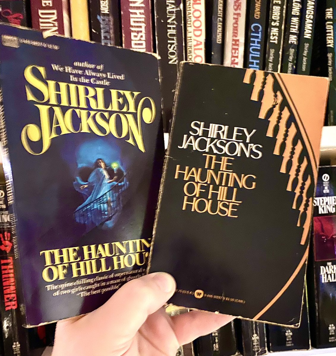 Happy Halloween 🎃👻💀🕸️🕷️🔥🦇Two of my favorite #PaperbacksfromHell covers for a #ShirleyJackson classick!