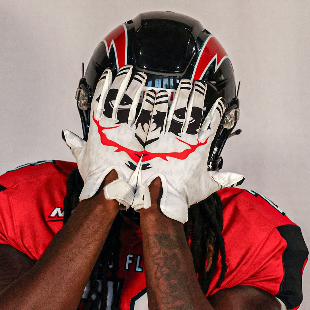 Why so serious ⁉️

#FCS x 📸 <a href="/RedFlashFB/">Saint Francis Football</a>