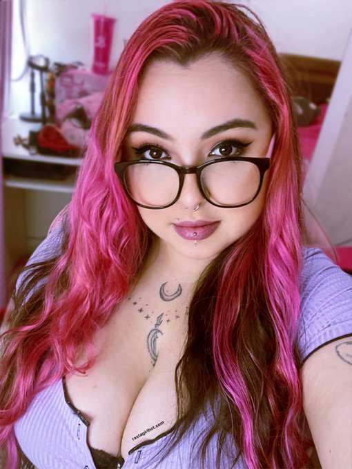 Wanna game with me? 💕 https://t.co/PWBXkBD12B