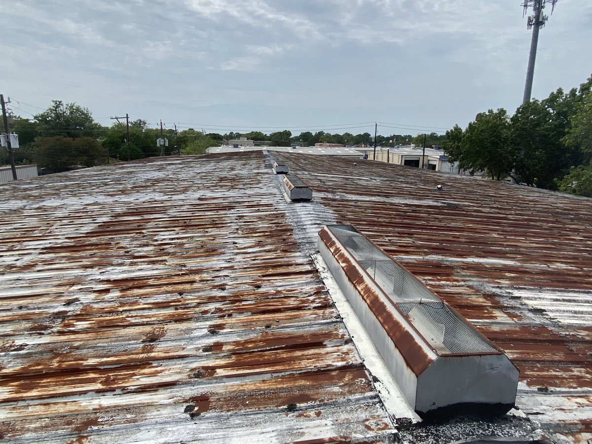 Keystone_CGI's tweet image. "Is your aging commercial roof failing? Get a FREE inspection from Keystone Contracting Group. Extend your roof's life! Contact us today. 🏢🔧 #CommercialRoofing"
