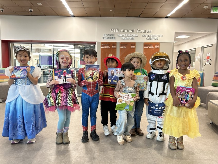 Book Character Day @TheEarlyEdLab!📕📷 Students celebrated with a parade throughout the Reese Center. #PreKisFUNdamental