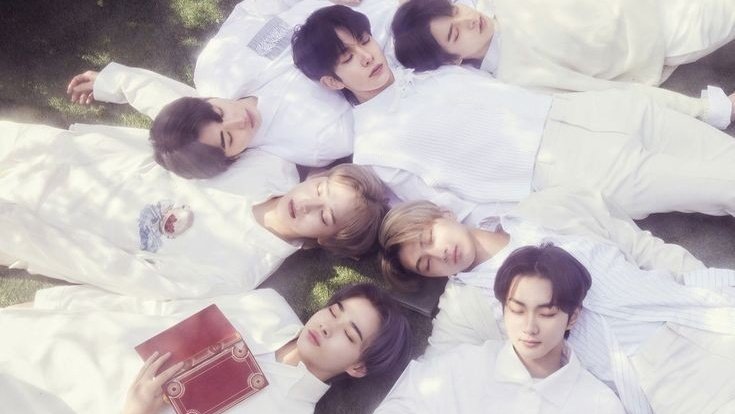 jaywonrules's tweet photo. Lying down will always be their concept https://t.co/K6tmxgU8wP