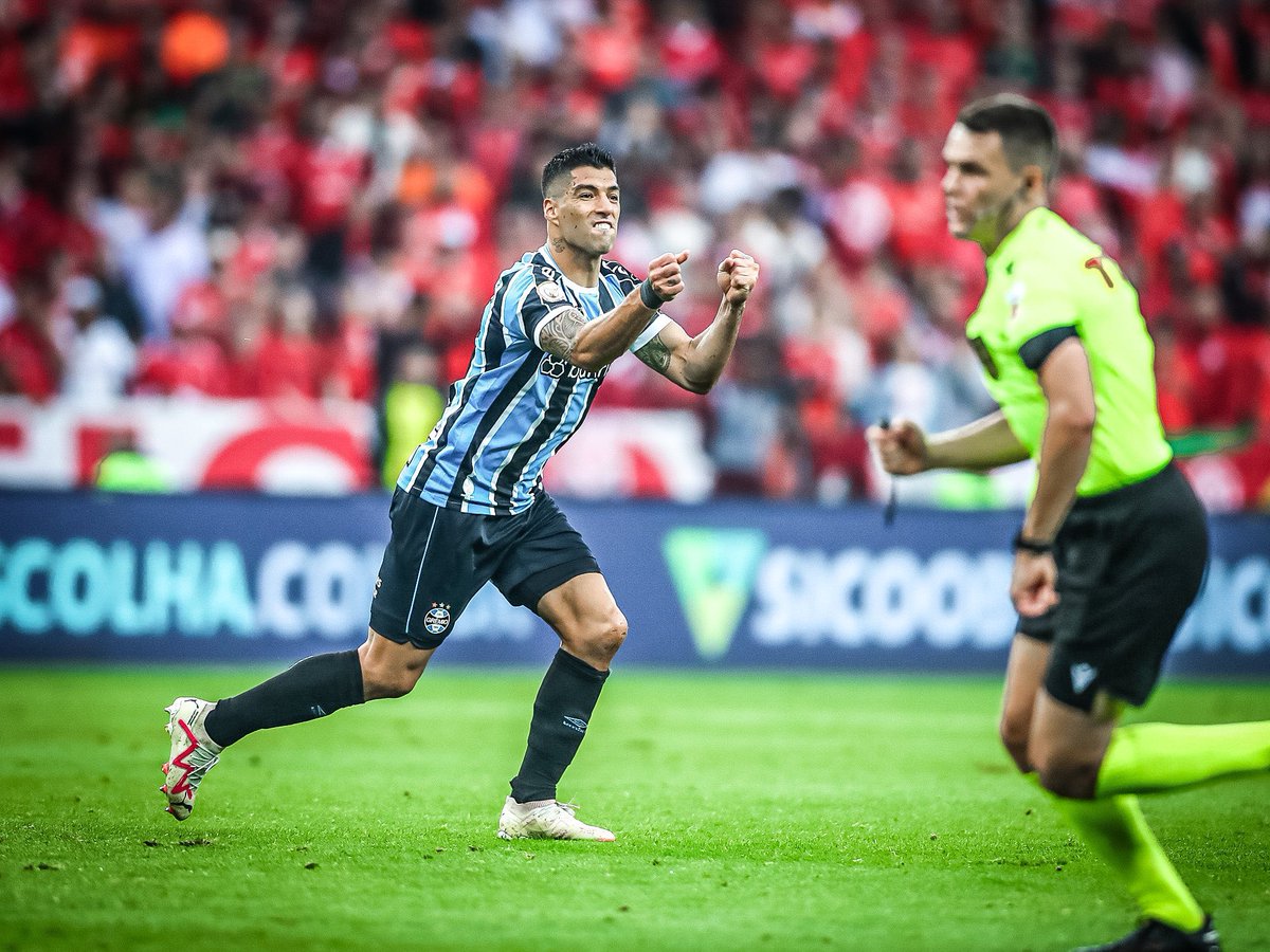 ⚽️ <a href="/LuisSuarez9/">Luis Suárez</a> RESERVADO 

Gremio fue comunicado de la decisión de Marcelo Bielsa. 

Luis estará en la lista ante <a href="/Argentina/">🇦🇷 Selección Argentina ⭐⭐⭐</a> y Bolivia. 

📻 100% Deporte. 
📺 <a href="/TelemundoUY/">Telemundo</a> <a href="/DSportsUY/">DSPORTS Uruguay</a>