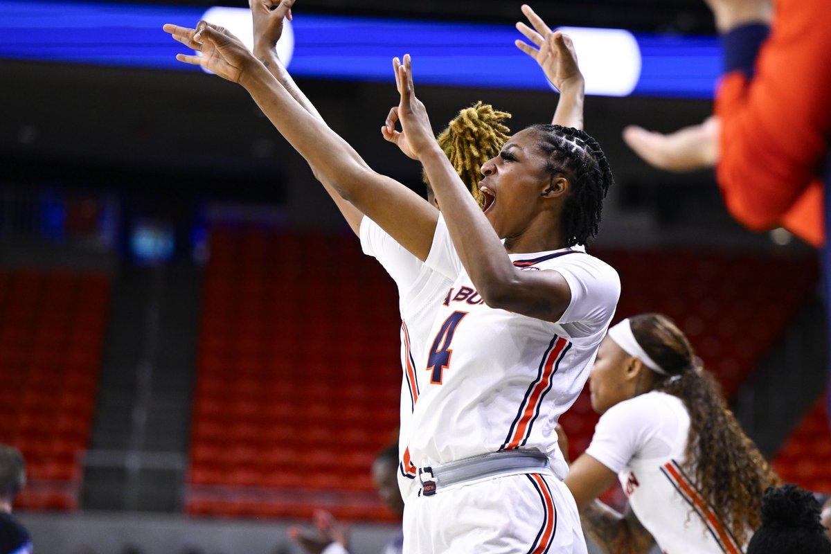 AuburnWBB's tweet photo. Last night was fun. Let’s do it again Thursday 🫡

#WarEagle https://t.co/FoytVgJli0