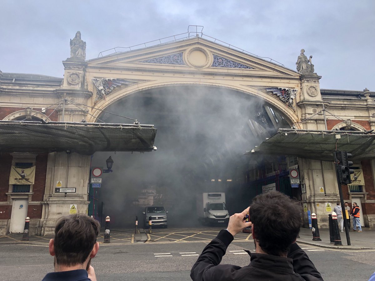 Fire at Smithfield Market. Sirens blaring. Ahead of refurb by ⁦@MuseumofLondon⁩