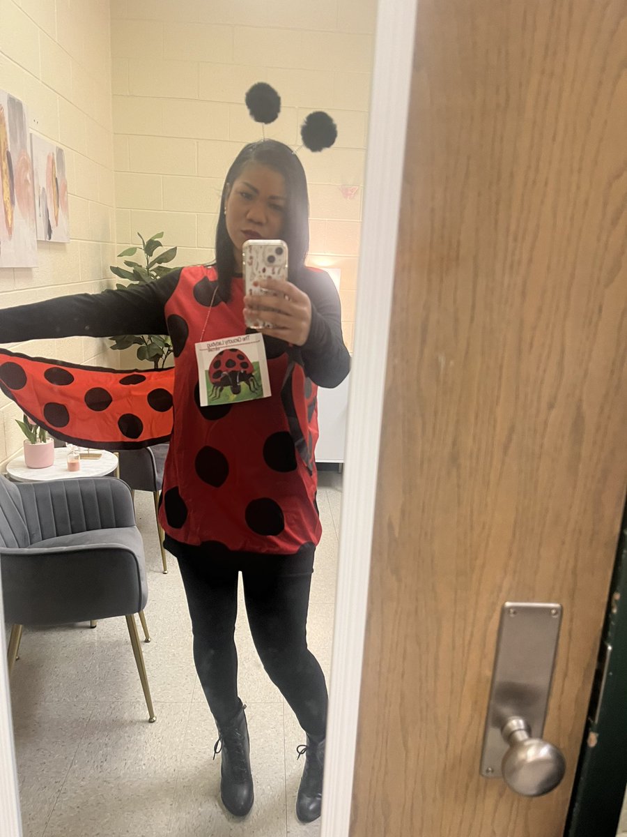 Dress like a book character day! Who remembers this childhood favorite “The Grouchy Ladybug,” by Eric Carle? The joys of being an Elementary AP! 🐞 😊