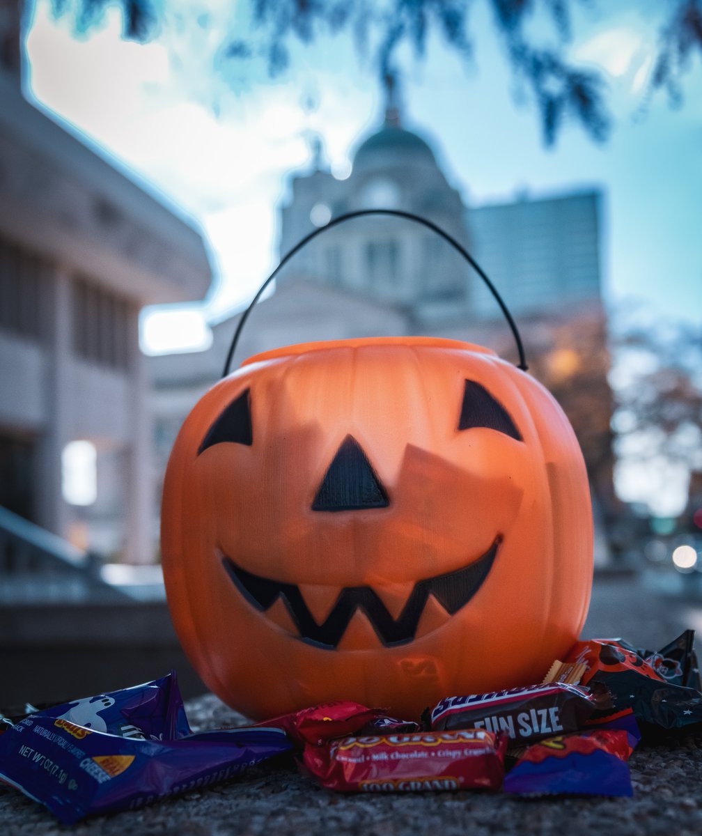 Happy Halloween, Fort Wayne! Who’s ready for trick-or-treating? 🎃