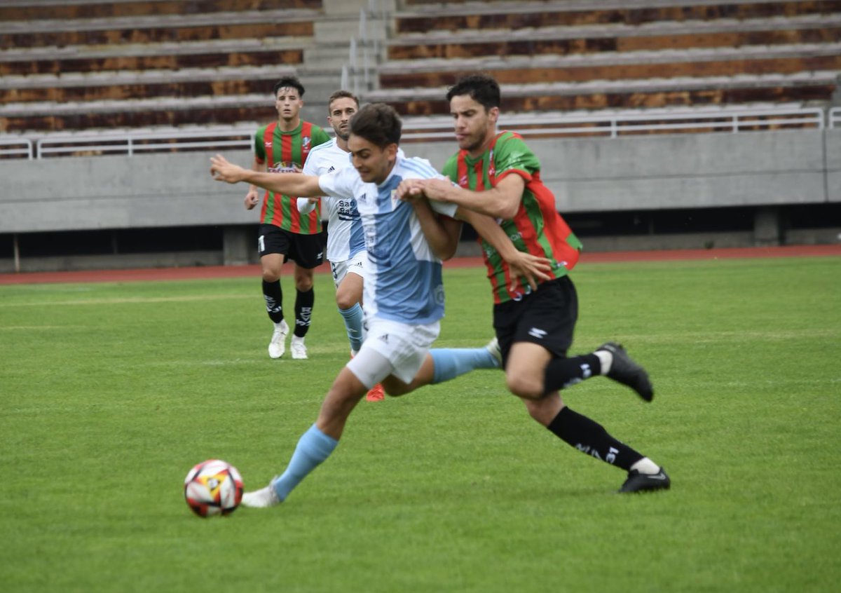 Este domingo <a href="/franlopezf1/">Fran López</a> jugó otro ratito. Fue el segundo desde que salió cedido al Compos y una hernia lo castigó. Él bien sabe lo que costó. Hay triunfos personales, diluidos en victorias colectivas, que valen más que puntos. Una alegría volver a verle disfrutar del fútbol 💪🏽