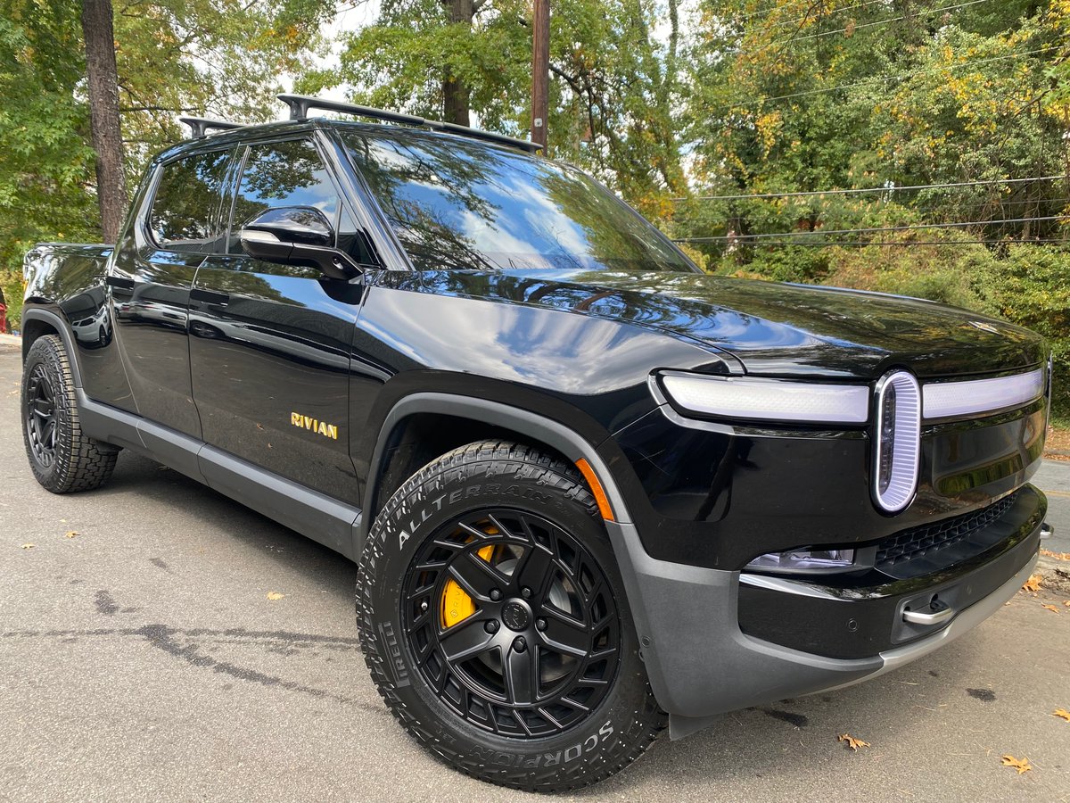 Unleash the Darkness: This all-black Rivian R1T is now rolling on the 20' matte black R500 Precision Forged wheels by Team 1EV. The epitome of stealth and style. 😎🖤 Would you drive this all-black Rivian?

#rivianr1t #team1ev #electricadventure #Rivian #R1T #evsportline