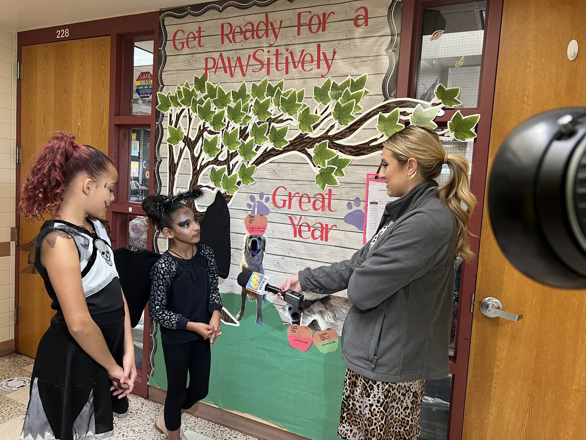 @AllentownSD Central Elementary held the 9th annual book-tacular. Staff and community members read to the children. Many of the kids dressed up in costumes. @69News @bmchughtv