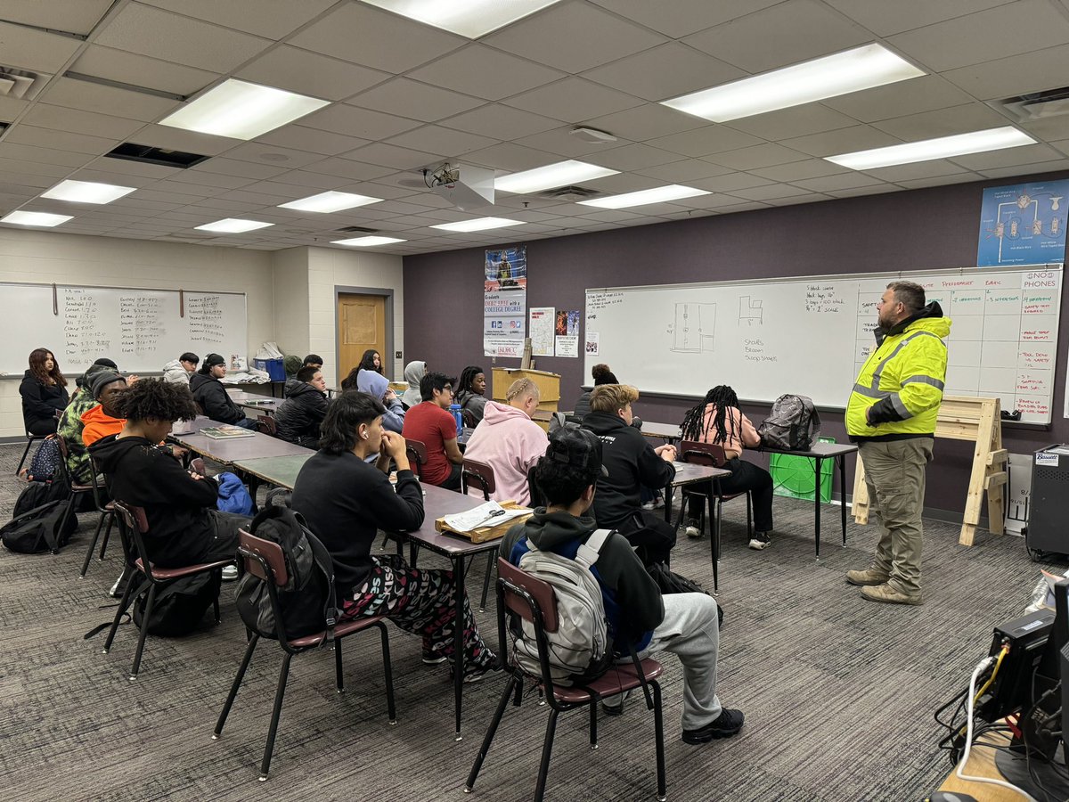 Today in #IMPACT, nearly half of <a href="/BenDavisHS/">Ben Davis High School</a> sophomores had the chance to learn about opportunities available to them <a href="/A31CareerCenter/">Area 31 Career Center</a>. Over the next few days, we’ll have 78% of the Class of 2026 — 830 students — explore new career possibilities. #CareerTechEd #WeAreWayne