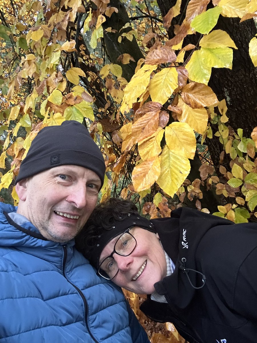 derSchniep's tweet photo. Herbstspaziergang fertig ☑️ Gliedmaßen auflockern vom #LegendofCross. 😂👍 #draußen #herbst #pilze #wald https://t.co/Spk71UcSEz