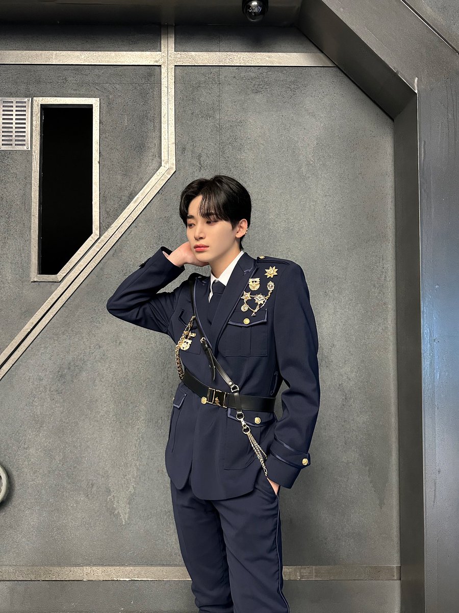 다들 요즘 무슨 폰써요? 
나는 메가폰ㅋ 붐붐붐📢
#정모 #러비티 #크래비티 #MEGAPHONE