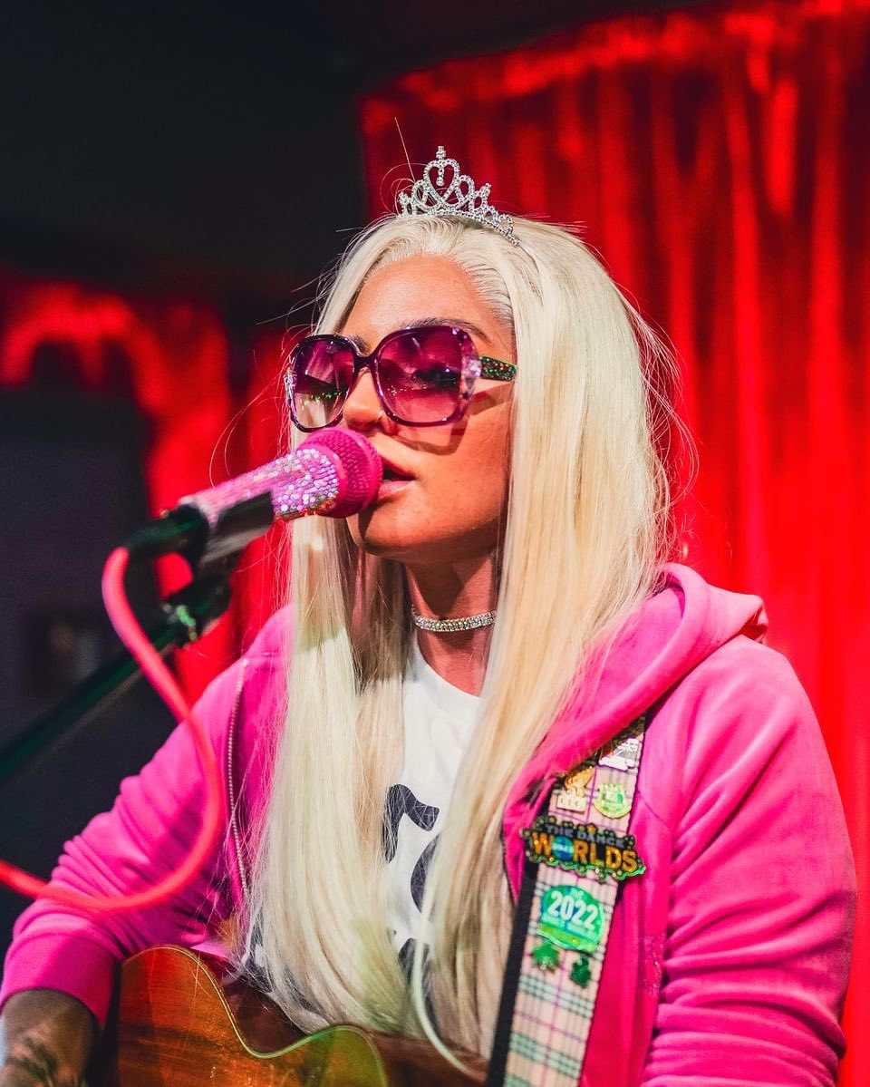 natkellly's tweet image. London? New York? ITS FKING PARIS..