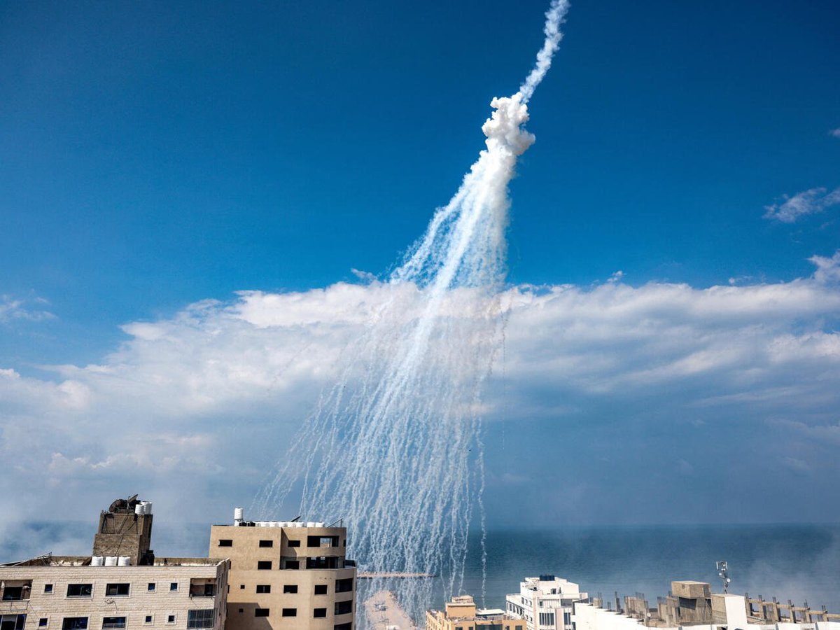 🚨JUST IN: PHOSPHORUS BOMBS CONFIRMED

Amnesty International: 

Our research confirms that Israel used shells containing white phosphorus in southern Lebanon that injured civilians.

Source: Al Jazeera

Image: Smoke from Israeli incendiary munitions is pictured over the Gaza City