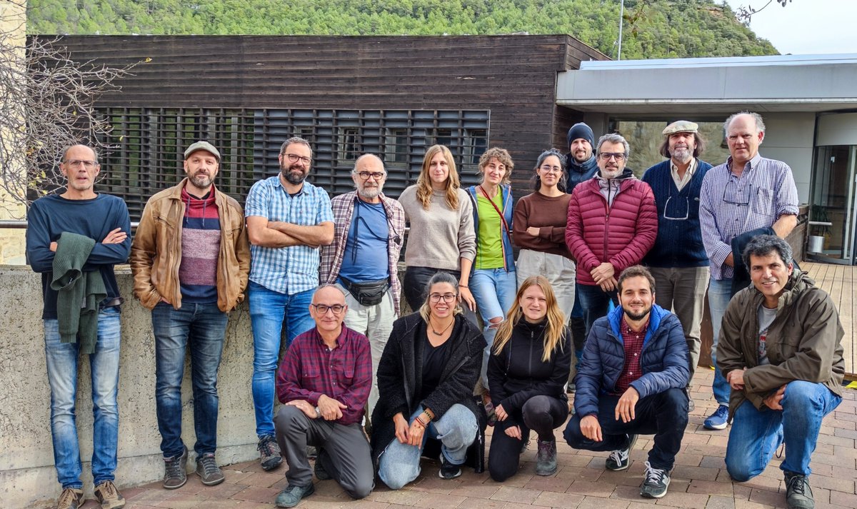 ctforestal's tweet photo. 🤝Avui, trobada del SGR ECOCONS "Ecologia, comportament i conservació de la #biodiversitat" del #CTFC, la @UniBarcelona i @IRBioUB. Coneixem el treball de l'equip per impulsar la #recerca conjunta en la conservació i gestió d’espècies amenaçades i cinegètiques, #SomCERCA @iCERCA https://t.co/lE7DDYRiL5