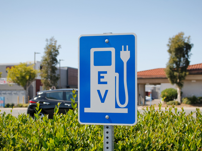 cinea_eu's tweet image. 🔎#ProjectinFocus #EU #H2020Transport

💬&quot;We are developing innovative charging technologies, increasing synergies with the electricity grid while easing e-vehicle adoption for users.&quot;

👀🔌🚗Discover how #INCITEV is improving EV user charging experience👇
cinea.ec.europa.eu/featured-proje…