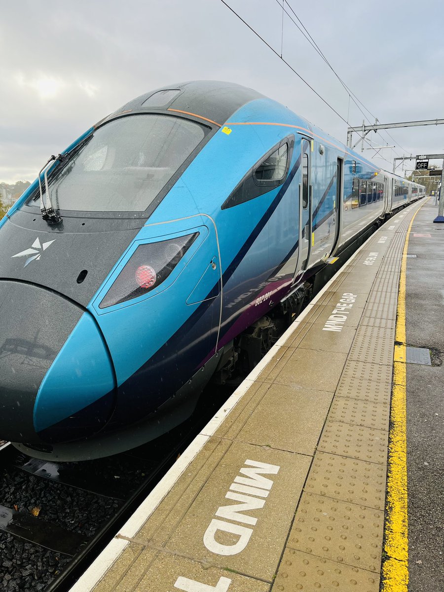 conductorluke's tweet image. 802201 is providing the power for my last half Leeds-Piccadilly then to Newcastle and back to York a lovely 10:28 job roll on 18:58!
#work #class802 #stalybridge