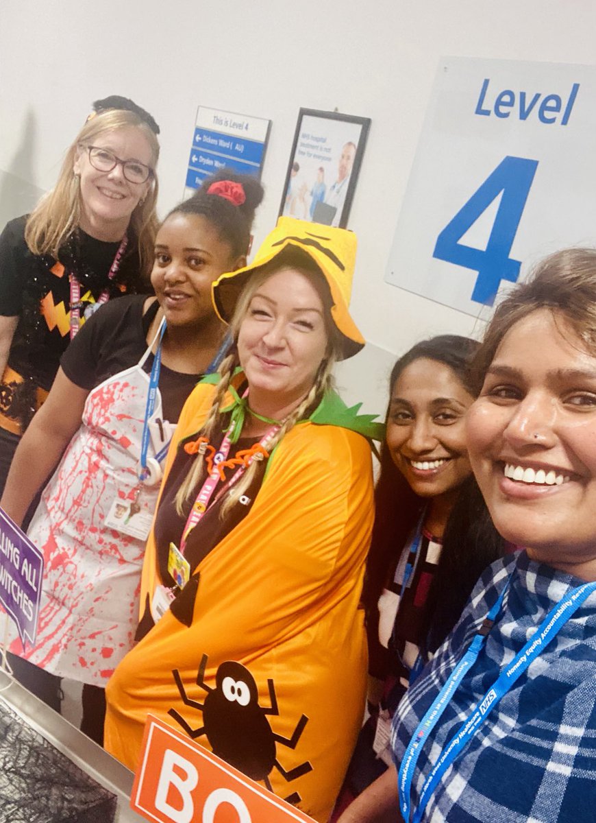 Lovely first day ⁦@LNWH_NHS⁩ and happy to receive a warm welcome from the friendly “witches” on their way to ‘scare the kids’ ♥️🤗⁦ #HalloweenInTheNHS #PlayTherapy