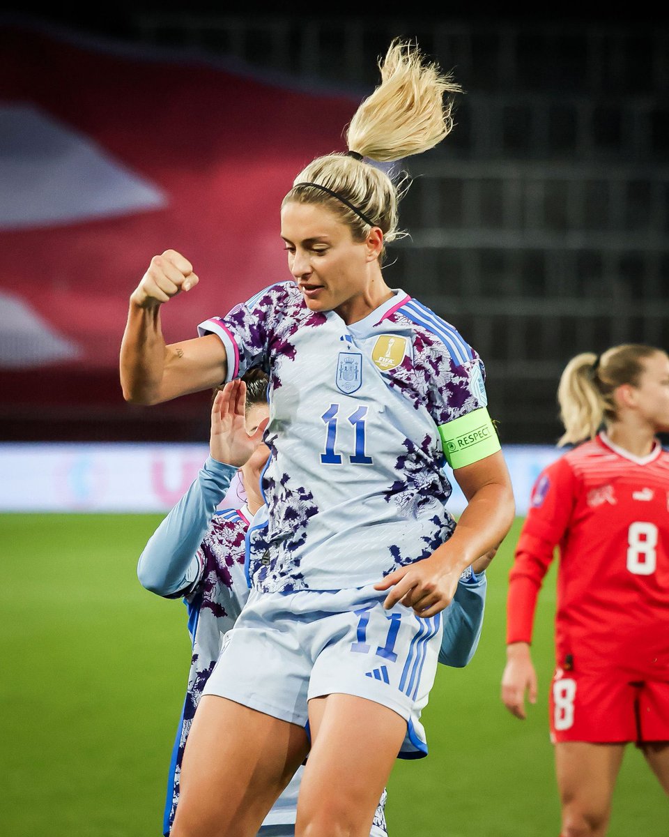 octmatism's tweet photo. alexia putellas is back and thriving. she saw you all were disrespecting her and just had to mother to remind y’all who is the two time ballon d’or winner https://t.co/jpxZescMyq