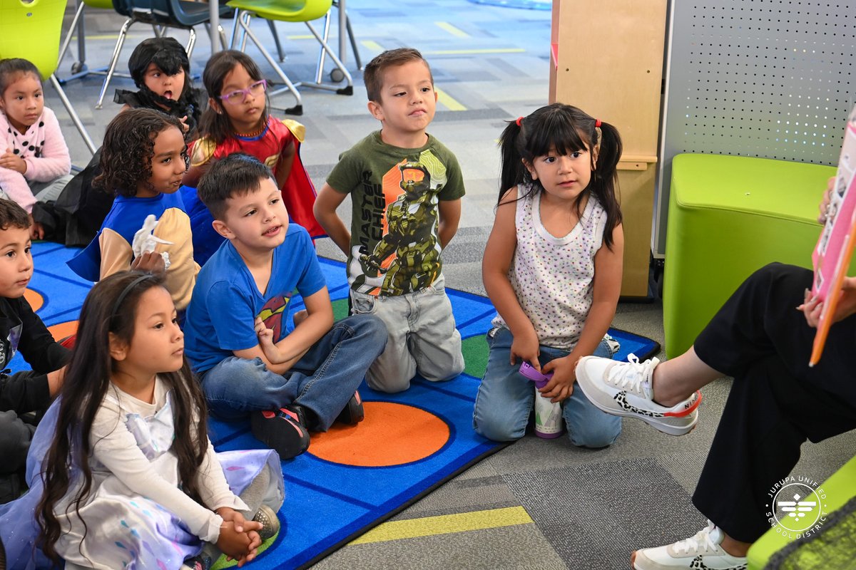 JurupaUSD's tweet photo. Ms. Rosa Santos-Lee, Assistant Supt. of Pupil Services, was West Riverside Elementary's Mystery Reader this morning!๐
Dual Immersion kindergarten students listened attentively to Ms. Santos-Lee as she read "Gustavo, the Shy Ghost" by Flavia Z. Drago. ๐ป
#LiteracyWithoutLimits https://t.co/dYbJrHWLF7