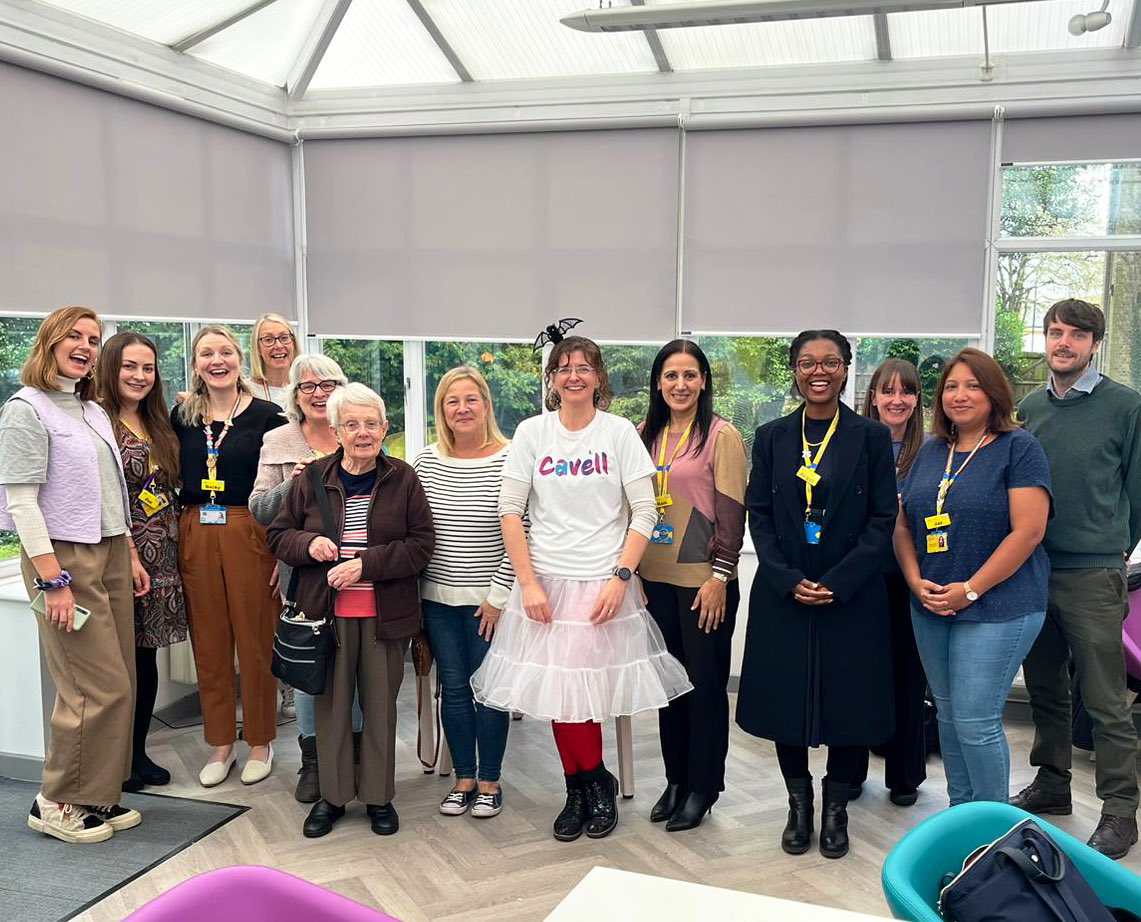 A great show of support for our very own <a href="/Maria_QMTOxleas/">Maria</a> at todays Cavell bake sale. Such a great cause and a herculean  effort! Congratulations to all involved! The cakes look pretty awesome too! 🏃🏽‍♀️🧁💕 <a href="/CavellTrust/">Cavell Nurses' Trust</a> @MMQI333 @OxBugBuster @PT_QM_Oxleas