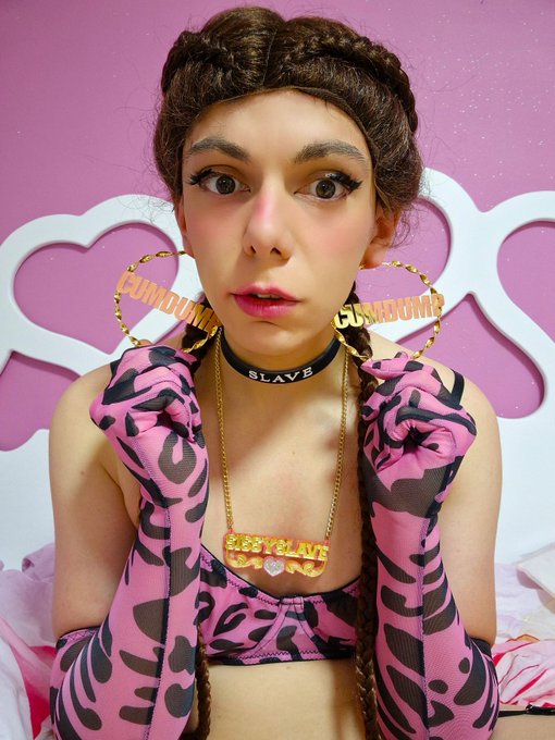 I got these earrings that describe my personality 😊 https://t.co/VnhhiOhXSG<a href="/tag/mvsales"class="tags"><span>#mvsales</span></a>