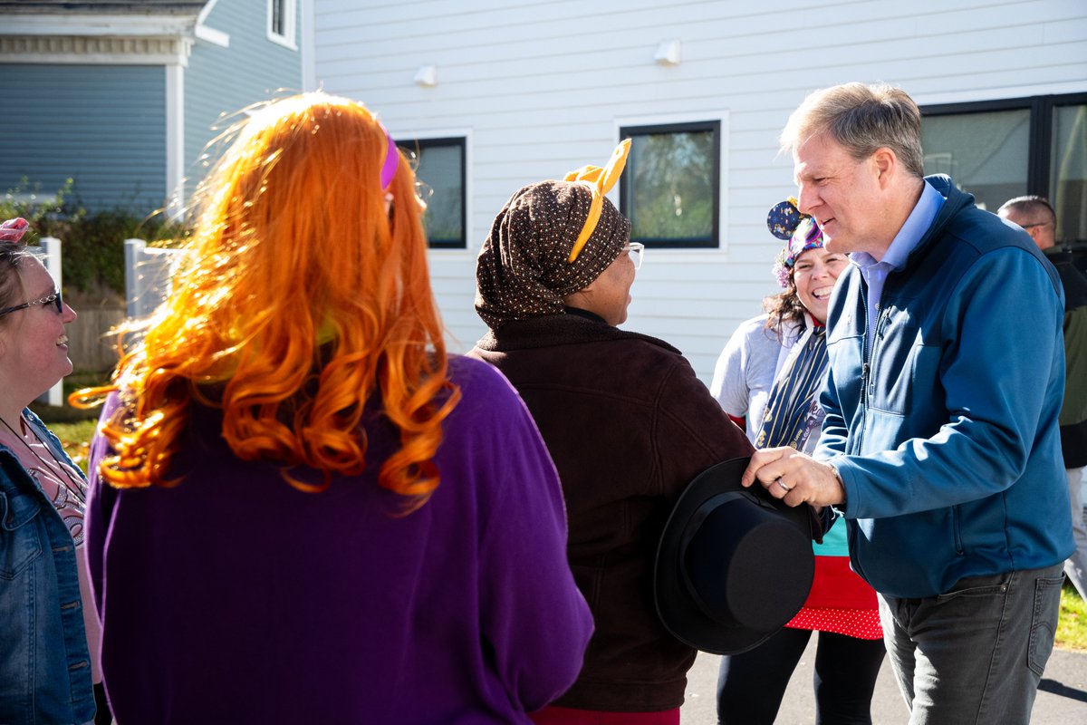 The Halloween Festivities were in full swing at <a href="/hopeonhavenhill/">Hope on Haven Hill</a>'s Trunk or Treat in Rochester today!

Put my judging cap on with Mayor Paul Callaghan - a tough job with so many creative trunk set-ups and costumes! HAPPY HALLOWEEN! 🎃