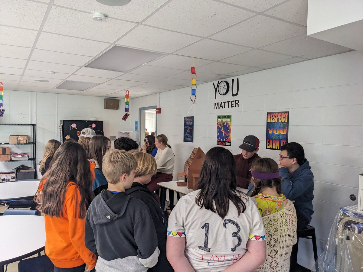 TeachCATS's tweet photo. Sharing our spooktacular haunted houses and movies. @SpencerStorey7 @MrDePung #stemhauntedhouse https://t.co/kNLzYDIjyZ