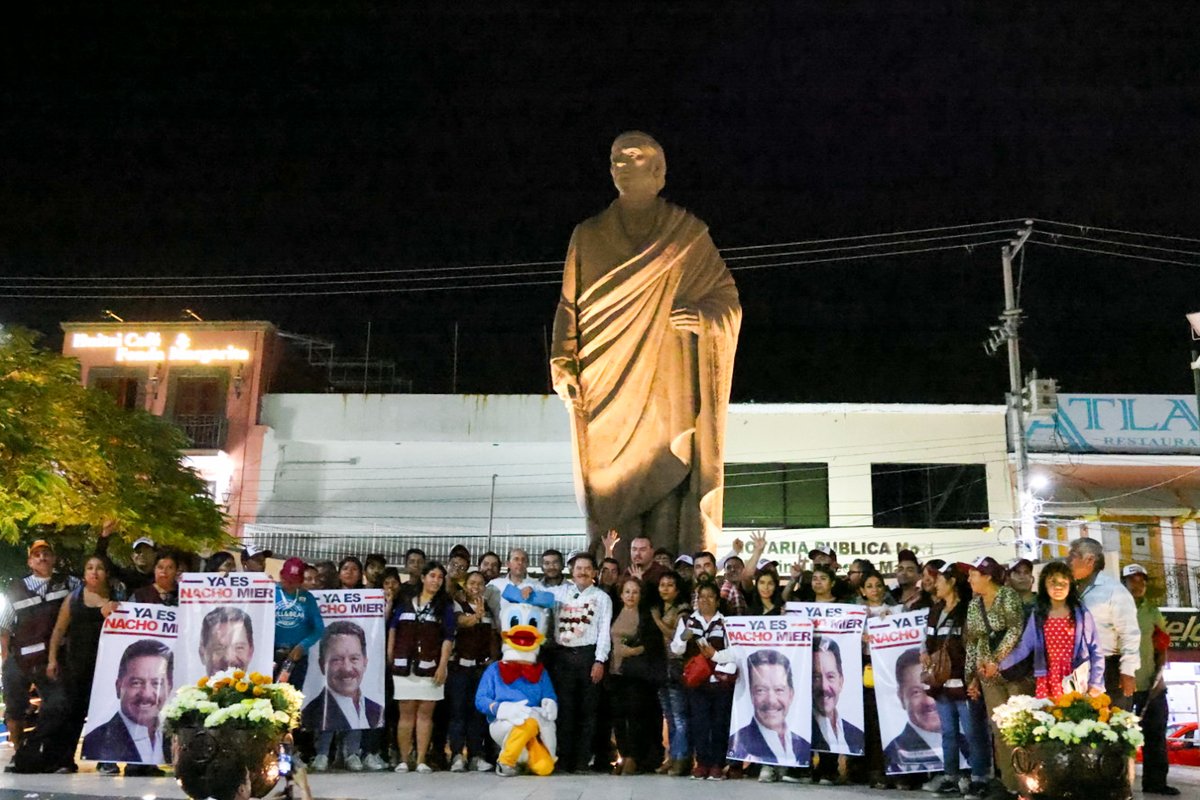 ¡Seguimos alegres y cada vez más fuertes!  <a href="/NachoMierV/">Ignacio Mier Velazco</a>  , promotor comunitario del IMT, recorrió Izúcar de Matamoros, un lugar que resguarda con amor muchas de las tradiciones de nuestro estado.  Mujeres y hombres libres lo recibieron con cariño y esperanzados. #YaEsNacho