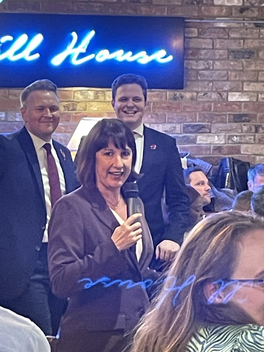 Inspirational fundraising dinner tonight for the brilliant @OliverRyanUK and @MichaelPayneUK with superb speeches from @RachelReevesMP & Lord Peter Mandelson #LabourWin24