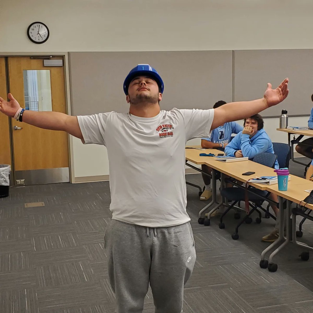 Weekly Awards are Back!!

Hero Of The Week- Joe Szymanski #Serve

Dirtiest Bird- Peyton Gestole💪 #Compete

Congrats to these Two! Outstanding efforts from two Outstanding members of our #FAMILY🦉🥍 #ARETE