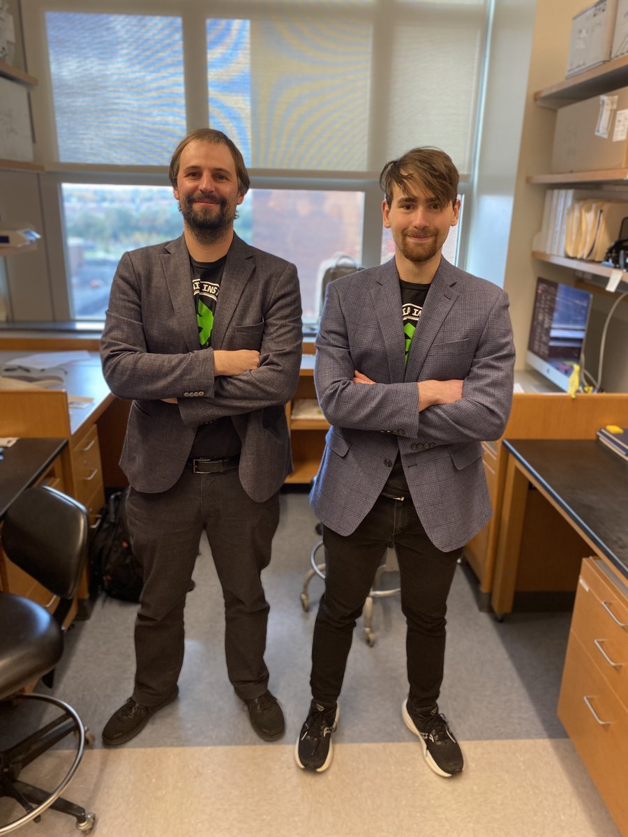 When your grad student @jacobconarty clones you for #Halloween . Not what I meant when I said 'time to work on your cloning'.