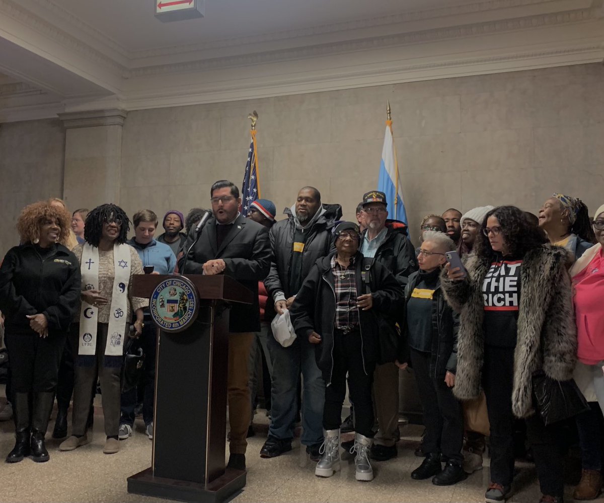 lyssirr's tweet photo. The #BringChicagoHome resolution is finally up for a city council vote!!! Big thanks to all our leaders, partners, and alders for this moment! https://t.co/Kt4juBw7P3