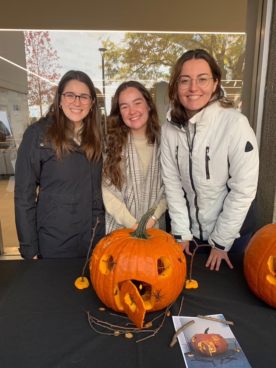 Tá Oíche Shamhna linn <a href="/uStMikes/">University of St. Michael's College</a> 🎃
<a href="/ICUF_Awards/">ICUF Foundation</a> <a href="/SnaGaeilge/">Seachtain na Gaeilge le Energia</a> <a href="/GaeilgeToronto/">Torontó le Gaeilge</a>