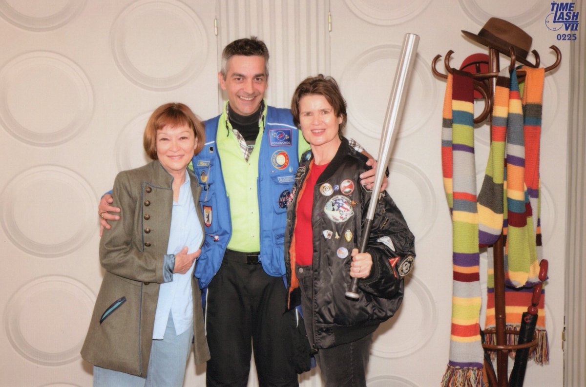 MrRamses235's tweet image. Hello Sophie 👋🏼😀
@sophie_aldred 

In case you might also want a copy of our photos📸

Best regards
Manu 🖖🏼👽

#TimeLash VII