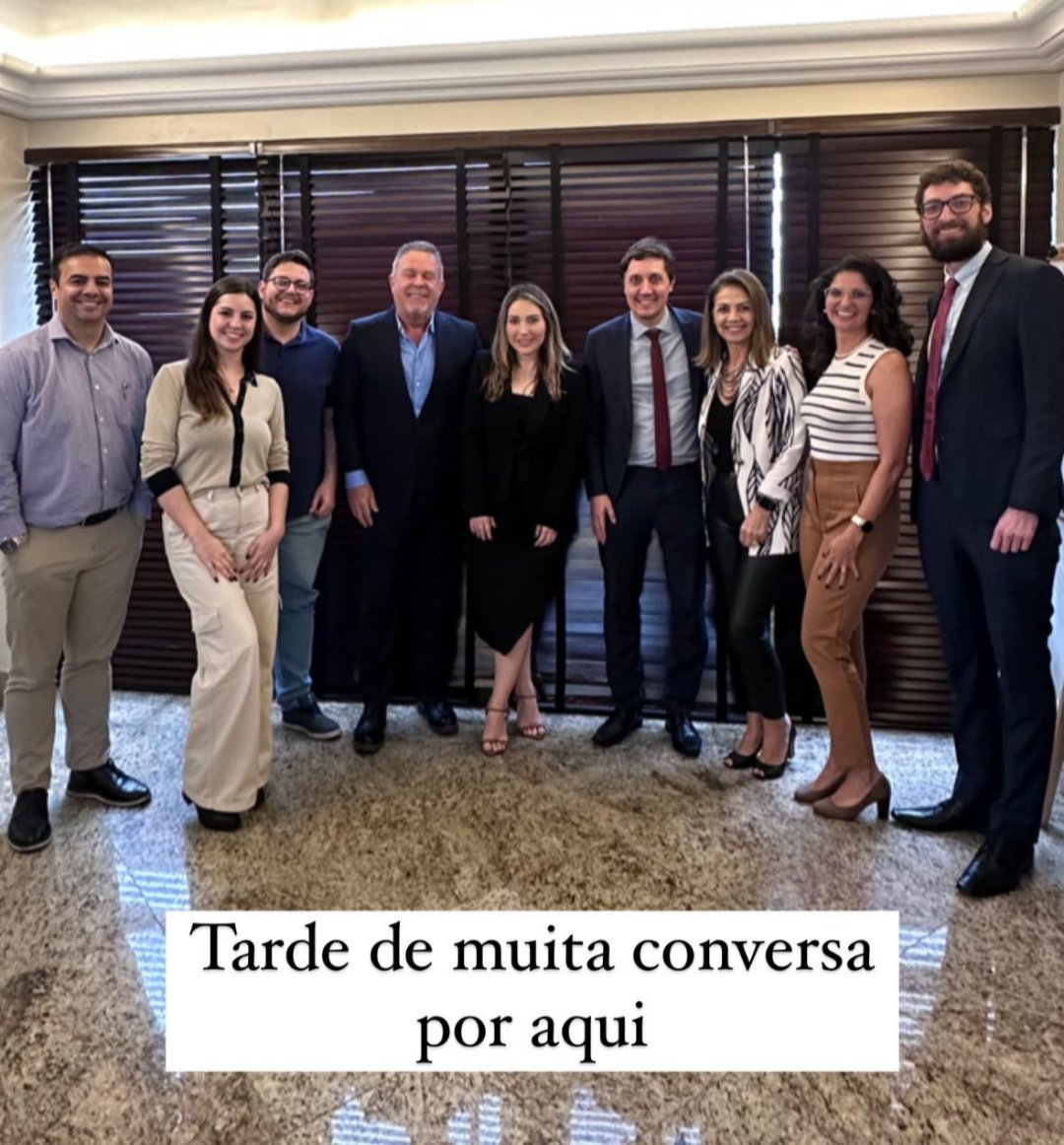 O que será que nossa Doutora tá aprontando heim?? <a href="/draameirelles/">Amanda Meirelles</a>