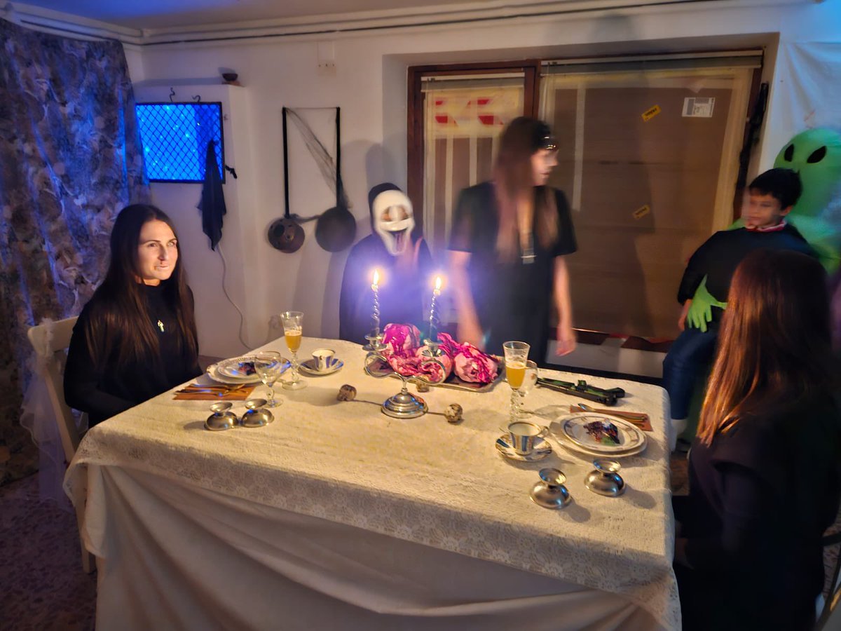 elportdelaselva's tweet photo. Truc o tracte? 👻🎃
#elportdelaselva #castanyada #trucotracte https://t.co/earR53n607