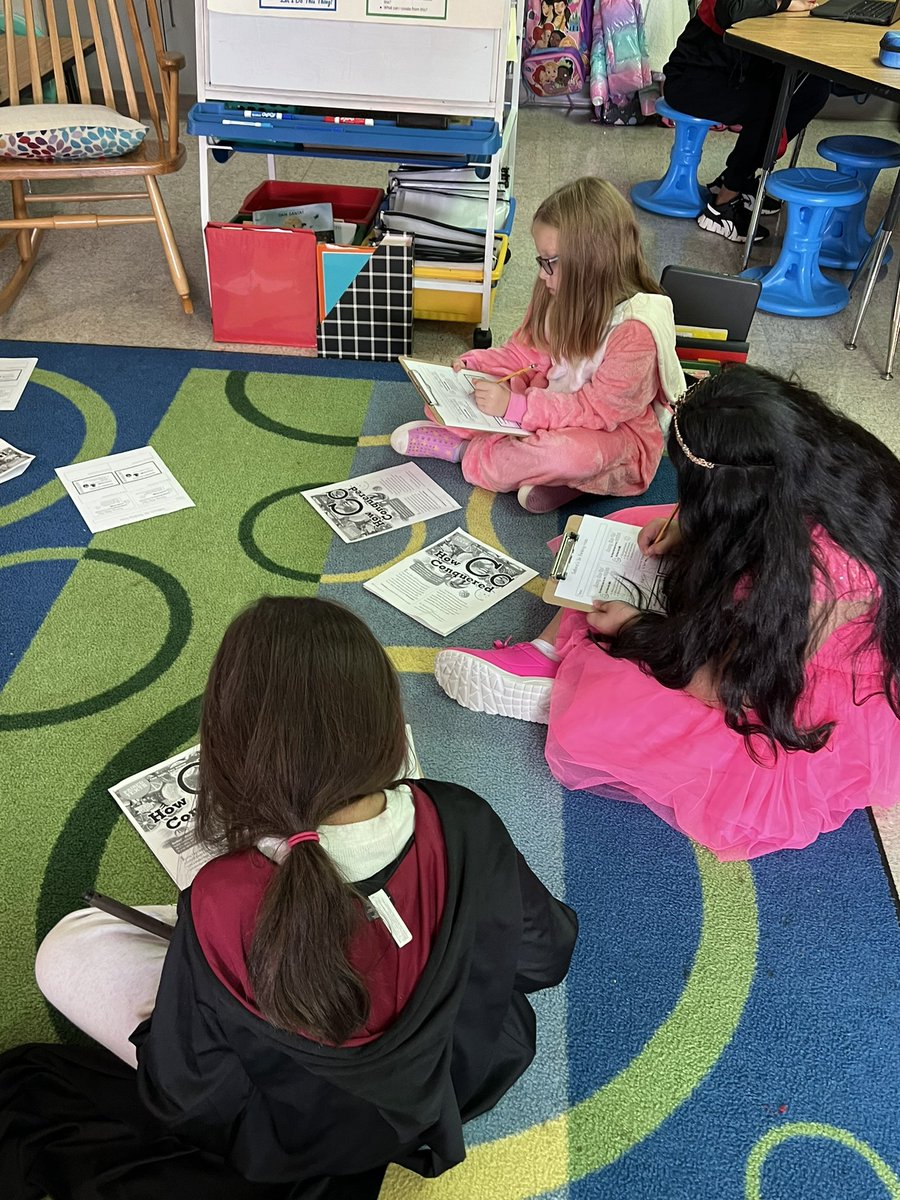 Students used DeBono’s Thinking Hats with an article called “How Candy Conquered America”.  So many great ideas from multiple “hats”! <a href="/ForestdaleES/">Forestdale ES</a> <a href="/FCPSRegion6/">FCPS Region 6</a> <a href="/fcpsaap/">FCPS AAP</a> #ForestdaleStrong
