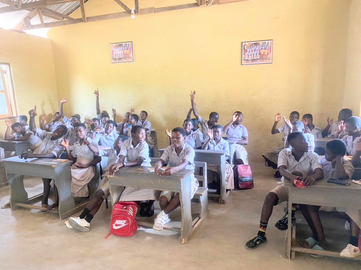 AminuIbrahim_AI's tweet image. It was Global #MIL Week and I joined fellow volunteers locally and globally to mark the #WeekforTruth, an initiative by @dubawaGH, a fact-checking arm of the @CJIDAfrica. Spreading knowledge of MIL, countering #fakenews in basic, senior high and tertiary schools.
#MIL
#Week4Truth