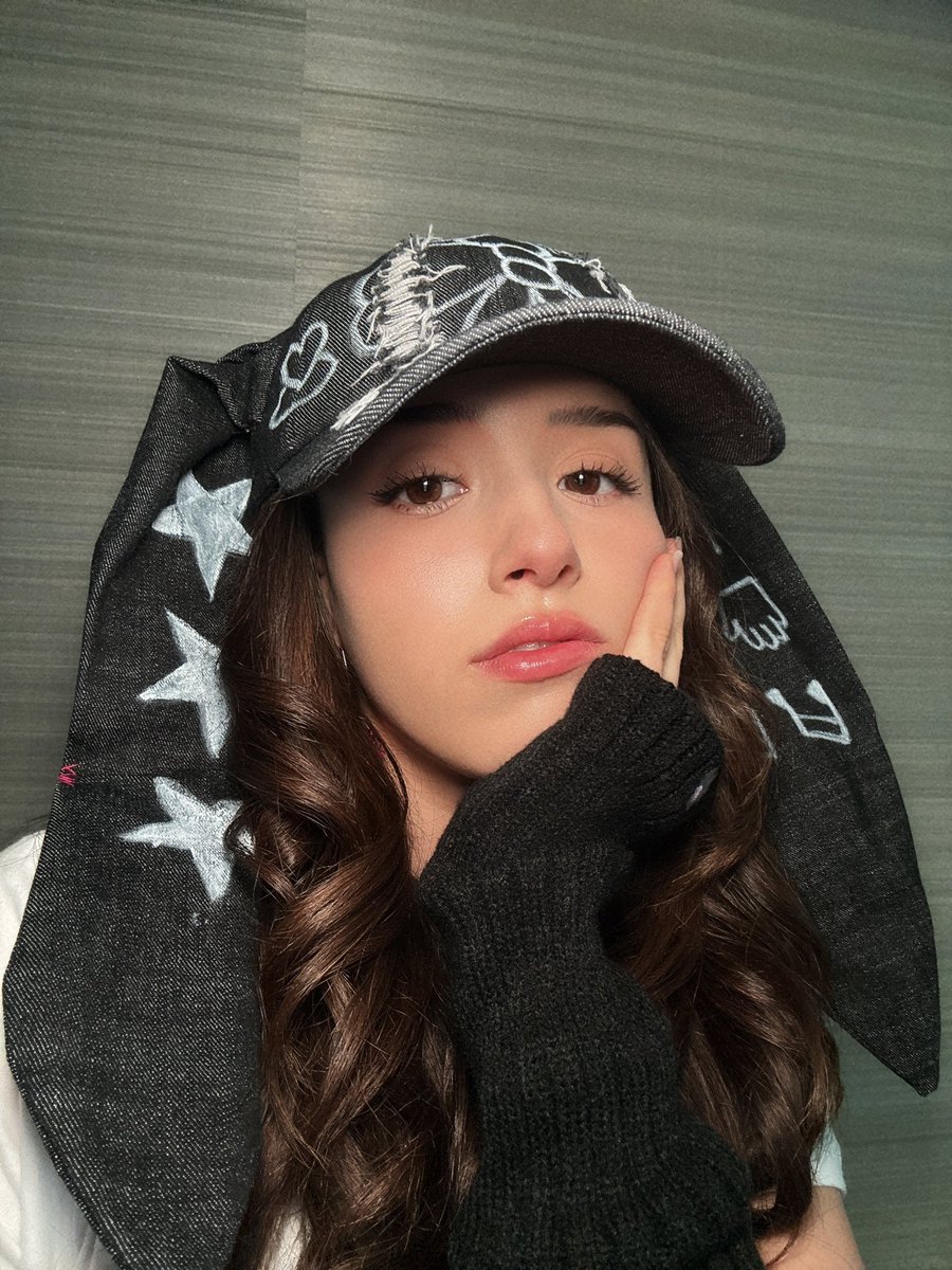 pokimanelol's tweet image. 🐰👖💗
