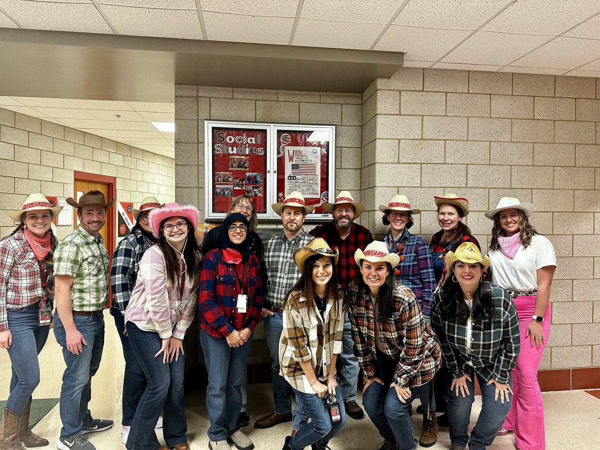 BrookSocStudies's tweet image. Gone Country this Halloween! Hope everyone has a safe &amp;amp; fun holiday tonight ❄️🎃🍫