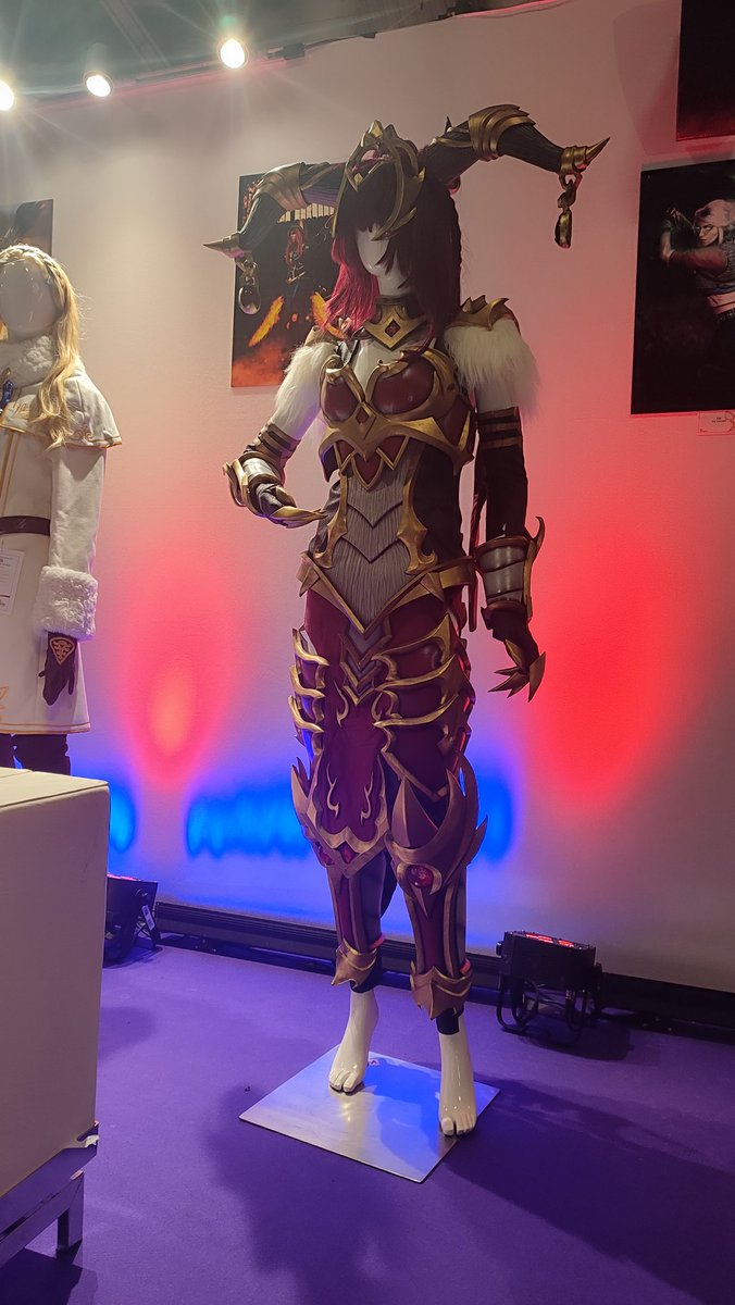 La @LigueCosplay est dans la place à la PGW 🧡