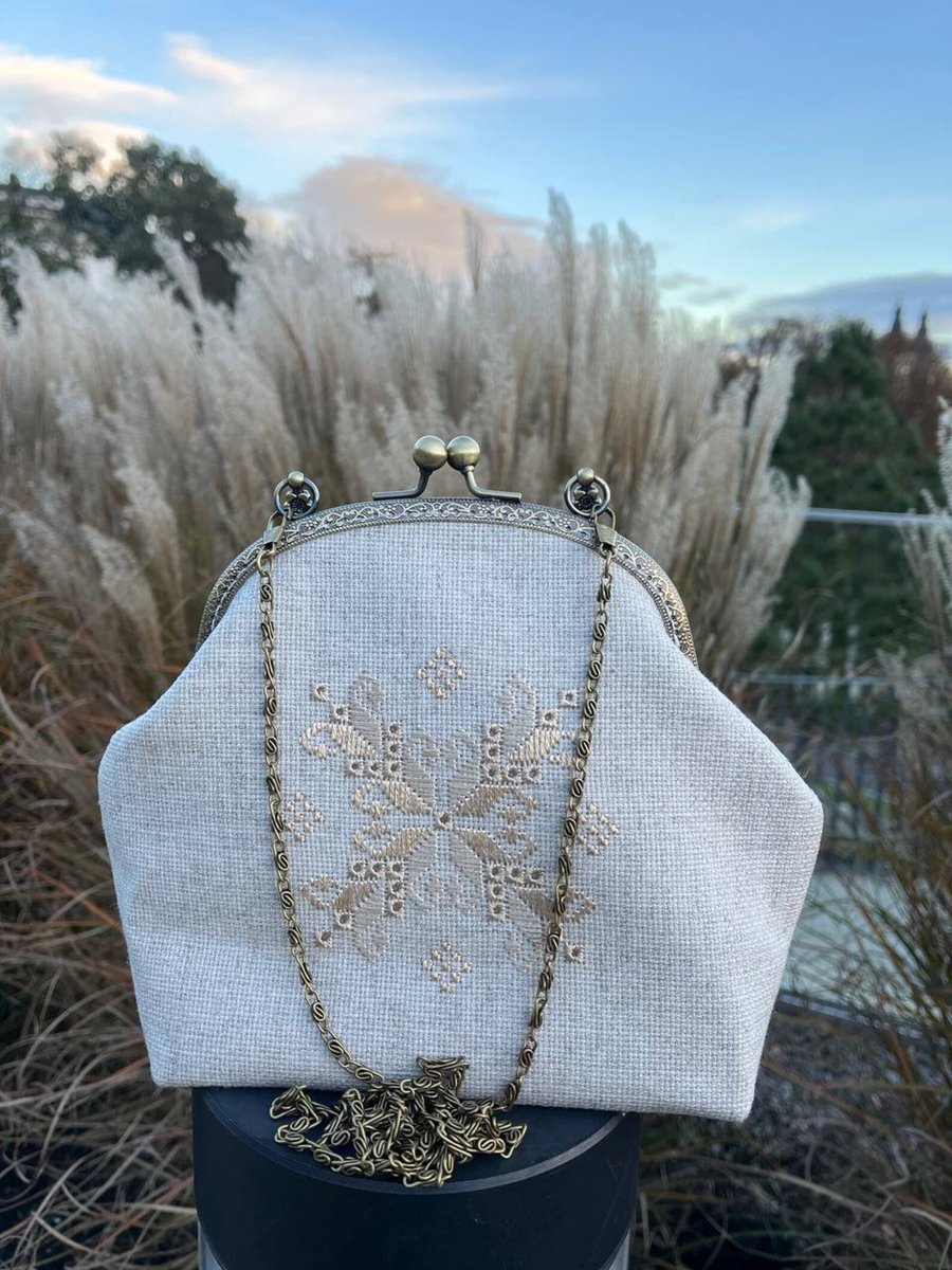 embroideredcloth.etsy.com/listing/159838…

Handmade Linen Bag in Our Etsy Store embroideredcloth.etsy.com💙💛

#bag #handmadedice #HandmadeInUK #handmadegift #weddinginspiration #handmadejewellery #ArtistOnTwitter #etsyshop #etsyuk #etsyvintage #EtsyStarSeller #etsyhandmade #etsysale #etsydiy