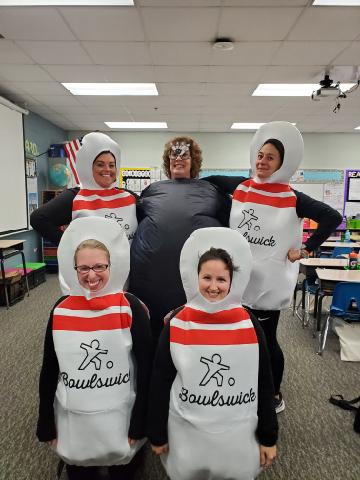 Mrs. Holm tweet media