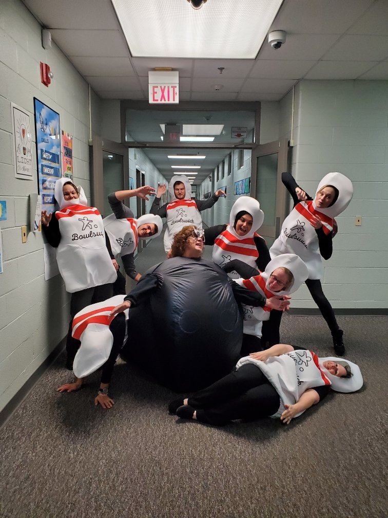 Mrs. Holm tweet media