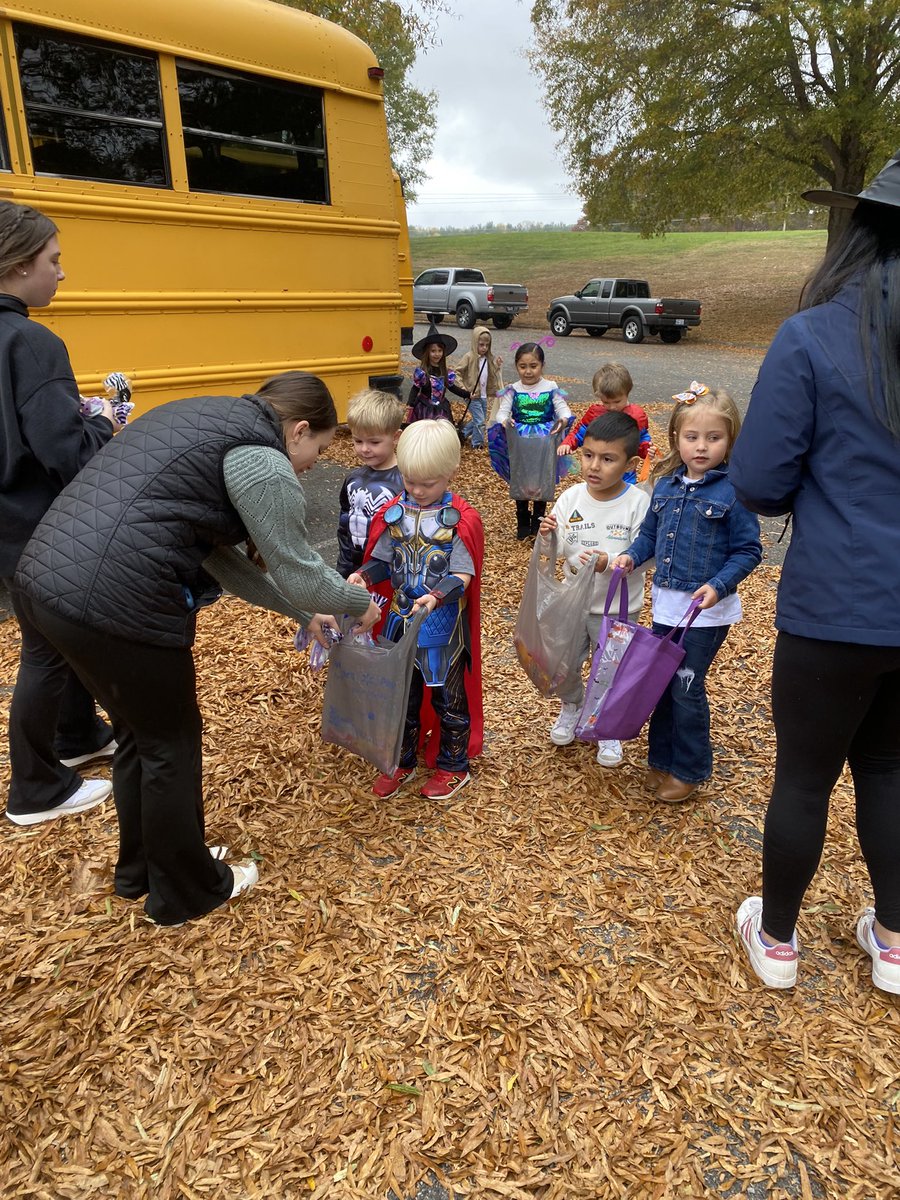 East Surry Interact Club (@es_interact) on Twitter photo East Surry Interact was honored to pair up with Westfield Elementary for their Trunk or Treat! We had a blast meeting the little Wildcats!
Happy Halloween👻
<a href="/eastsurryhs/">East Surry HS</a> <a href="/WestfieldWild/">Westfield Elementary</a> <a href="/SurryCoSchools/">Surry County Schools</a> East Surry Interact was honored to pair up with Westfield Elementary for their Trunk or Treat! We had a blast meeting the little Wildcats!
Happy Halloween👻
<a href="/eastsurryhs/">East Surry HS</a> <a href="/WestfieldWild/">Westfield Elementary</a> <a href="/SurryCoSchools/">Surry County Schools</a>